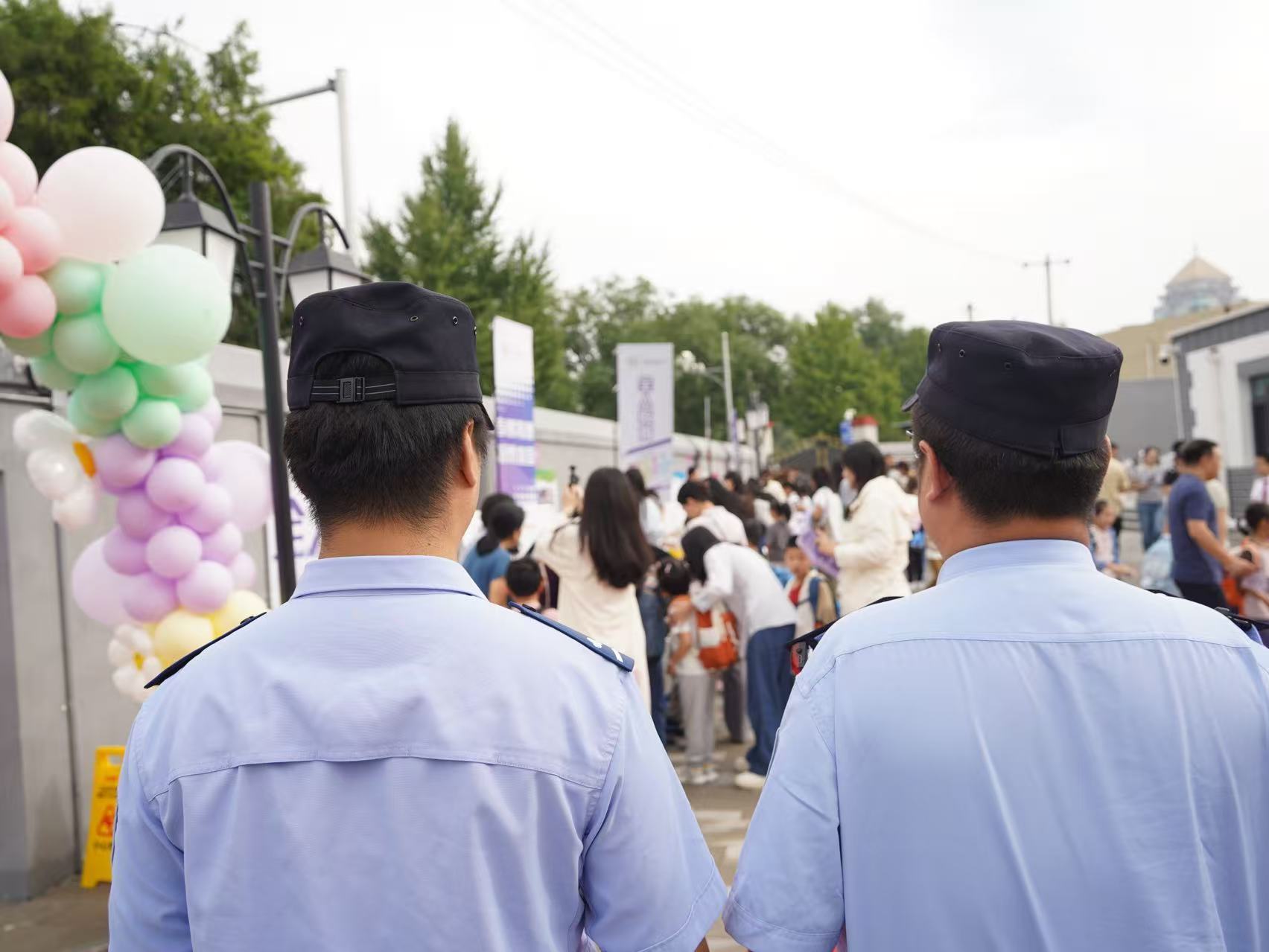 北京公交警方聚焦学生通勤全链条 护航开学季平安有序