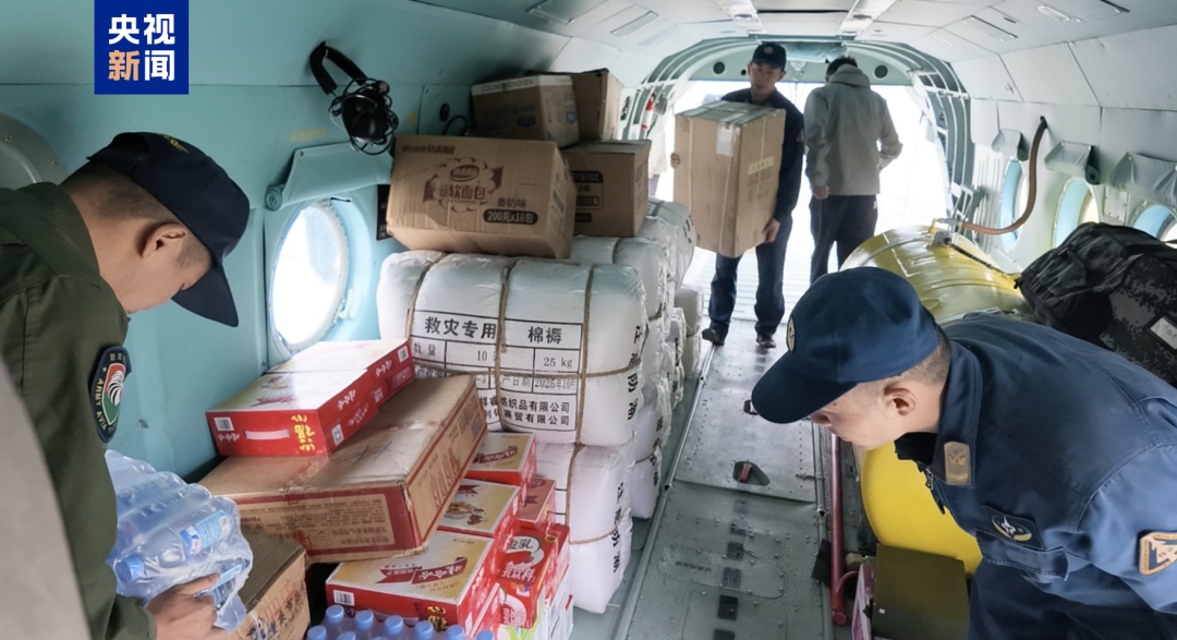 全力抢通G216救援通道！总台记者现场直击