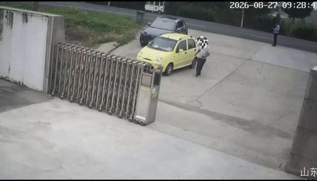 男子无证驾驶到交警队办业务，被当场查获