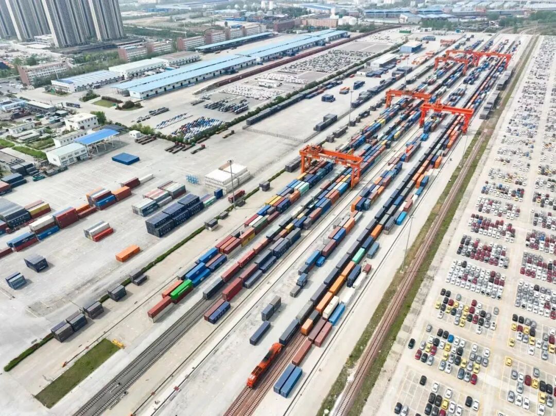 这趟跨国快速班列,成功发车! 这趟跨国快速班列,成功发车!
