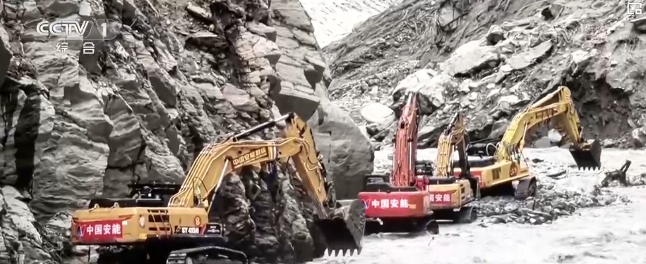 各方力量争分夺秒挺进受灾核心区抢险救援 安置点开展巡诊和“一对一”心理疏导