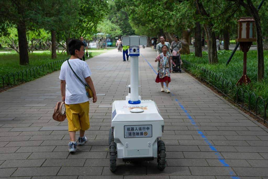机器人加速“跑”进千行百业