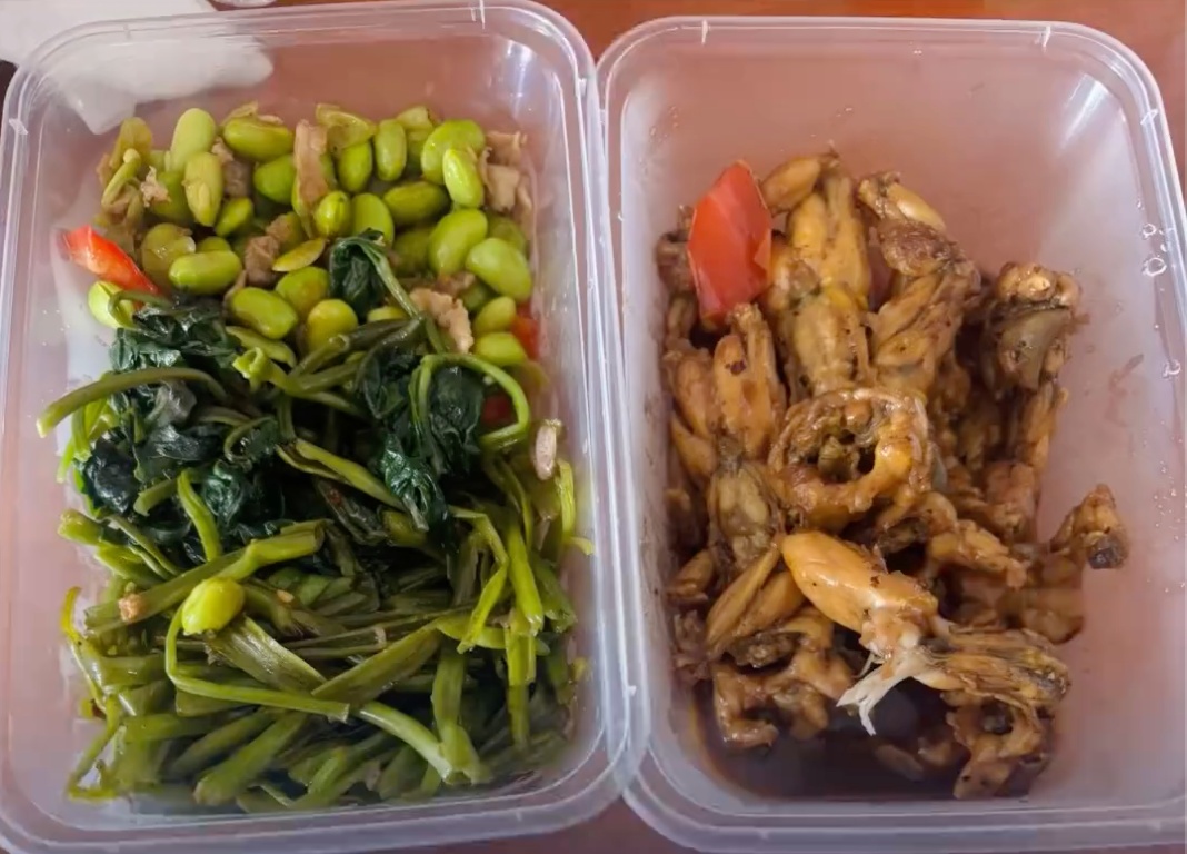 楼上邻居制造噪音，楼下非但没恼还每天送饭，咋回事？