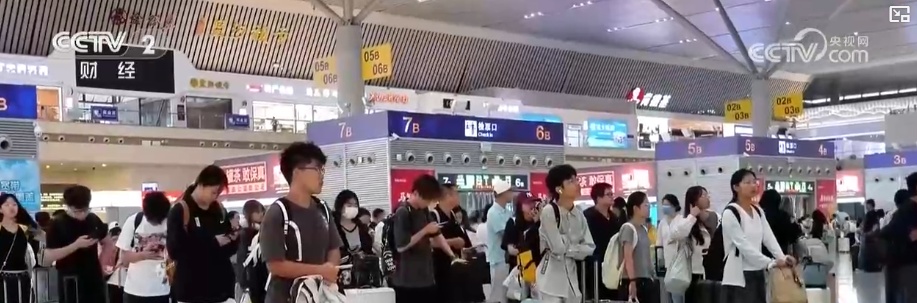 铁路部门增开学生专列 “精细保障+服务升级”助力学生旅客开学季便捷返校