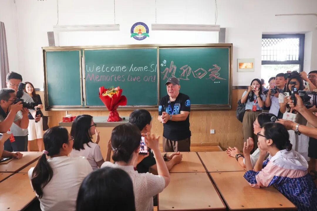 回家的“赛考斯”,在洛阳的24个动人瞬间→ 回家的“赛考斯”,在洛阳的24个动人瞬间→
