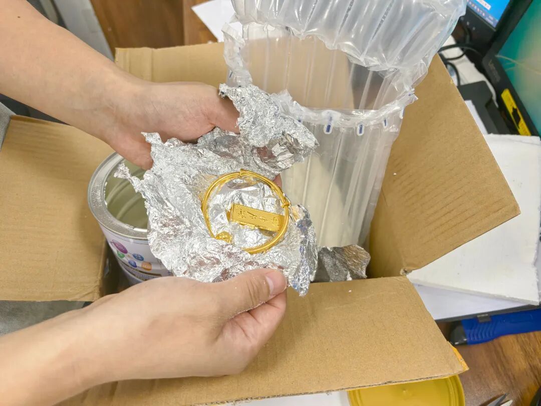 奶粉罐里发现50g黄金! 奶粉罐里发现50g黄金!