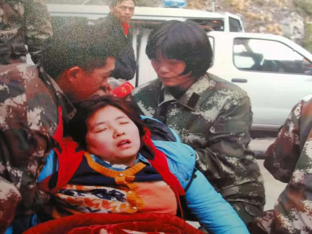 “希望有奇迹出现,我们都很想你”——重庆90后失联女警文燕,全网都在等你回来! “希望有奇迹出现,我们都很想你”——重庆90后失联女警文燕,全网都在等你回来!