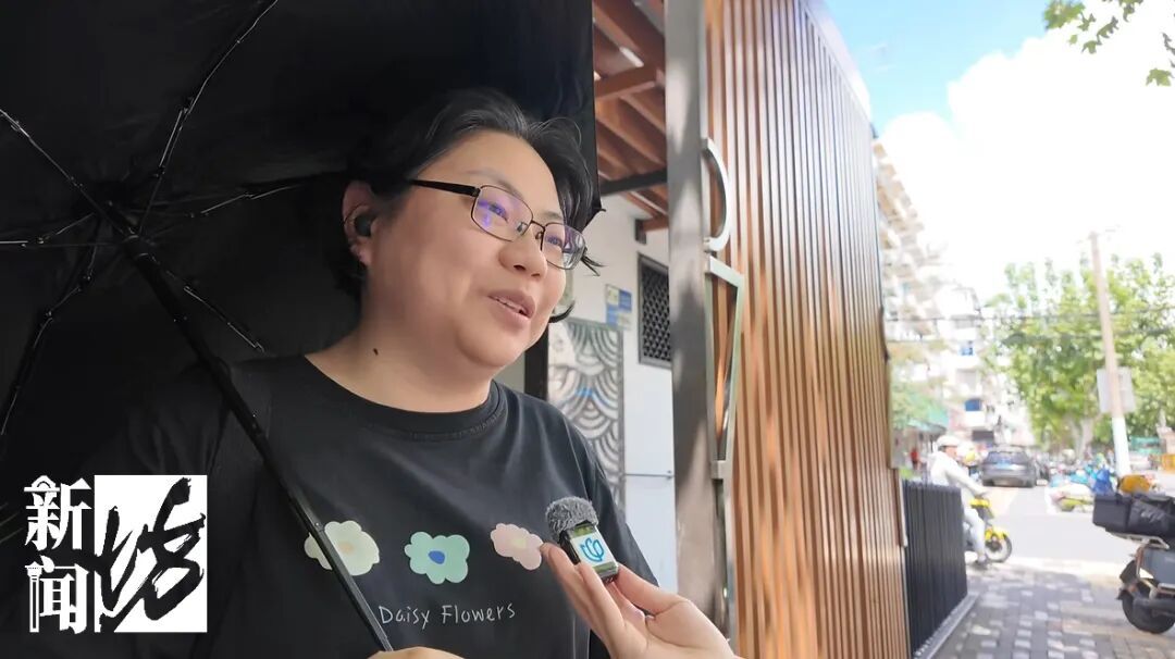杨浦一小区快递不上门，楼梯口"排排坐"！居民崩溃，小哥诉苦…