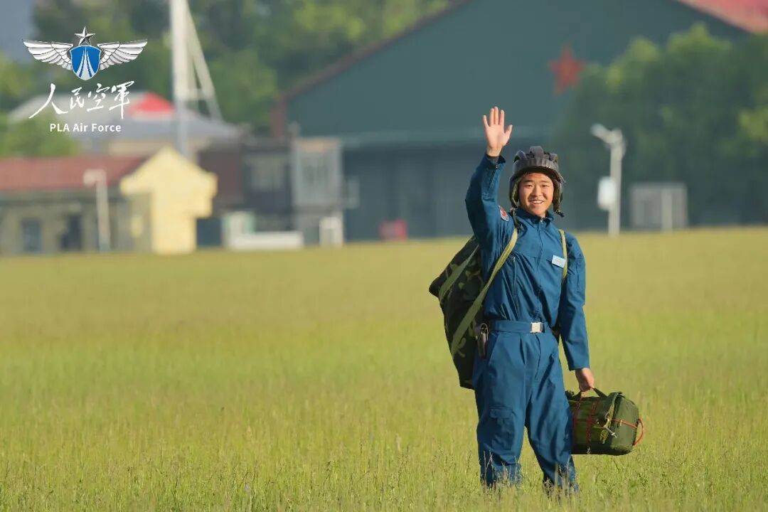 云端首跳,顺利完成! 云端首跳,顺利完成!