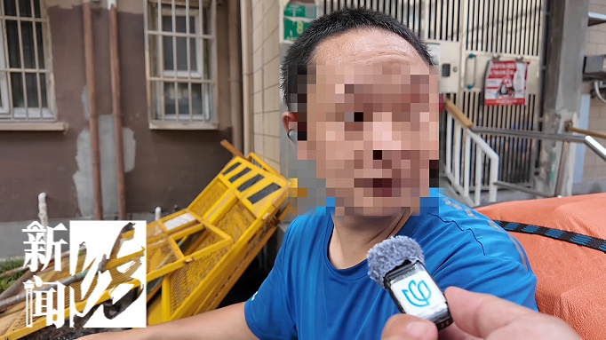 杨浦一小区快递不上门，楼梯口"排排坐"！居民崩溃，小哥诉苦…