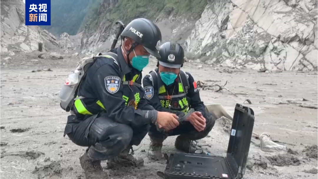 累计推进533米,国道216线抢通作业进入难度最大路段!灾后心理支持工作已同步展开 累计推进533米,国道216线抢通作业进入难度最大路段!灾后心理支持工作已同步展开