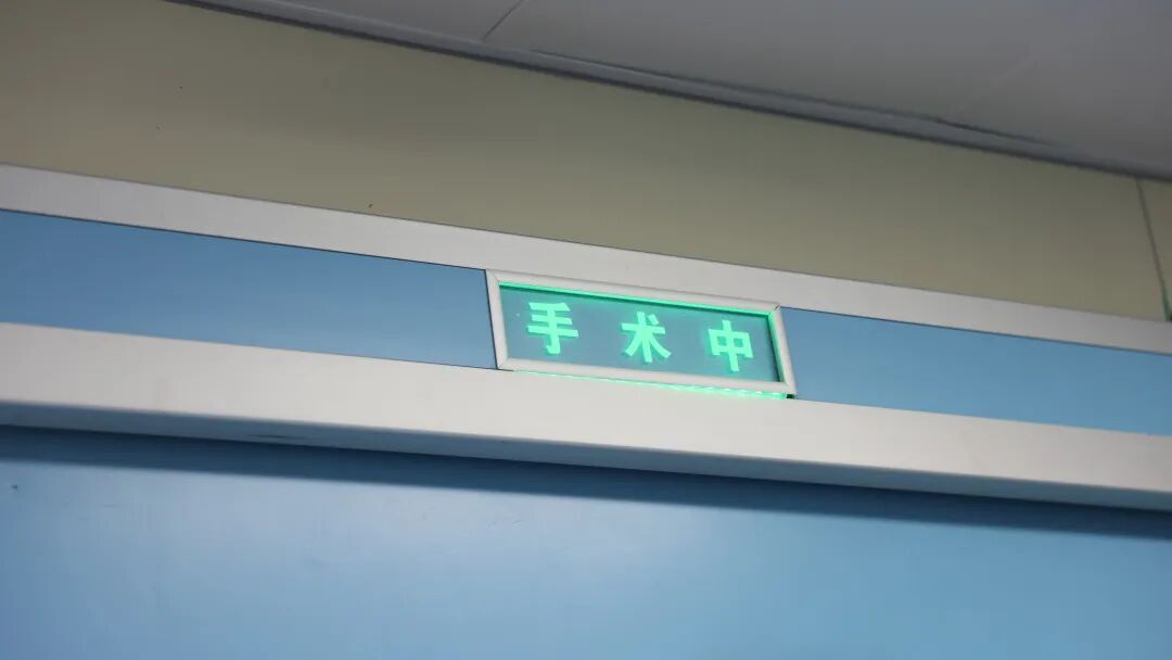 哥哥颅骨碎裂,弟弟头皮大面积撕脱,爸爸胃肠破裂…近20名医生出手奋战通宵 哥哥颅骨碎裂,弟弟头皮大面积撕脱,爸爸胃肠破裂…近20名医生出手奋战通宵
