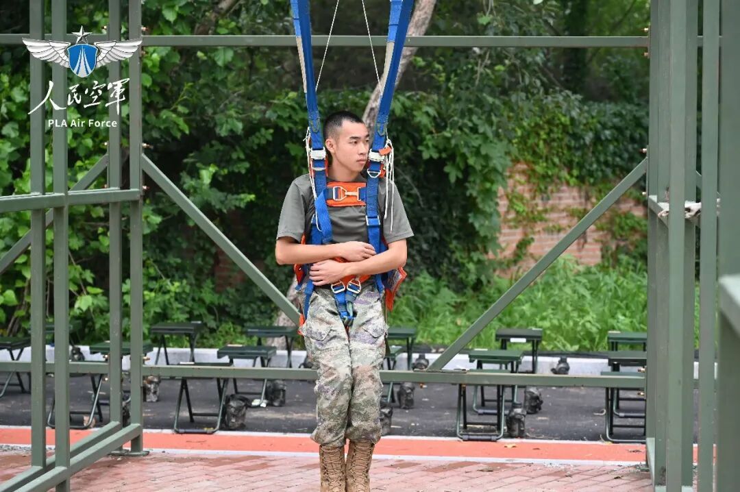 云端首跳,顺利完成! 云端首跳,顺利完成!