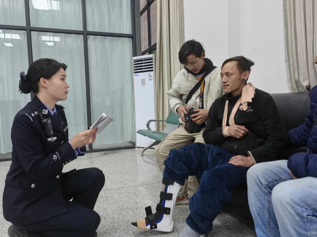 “希望有奇迹出现,我们都很想你”——重庆90后失联女警文燕,全网都在等你回来! “希望有奇迹出现,我们都很想你”——重庆90后失联女警文燕,全网都在等你回来!