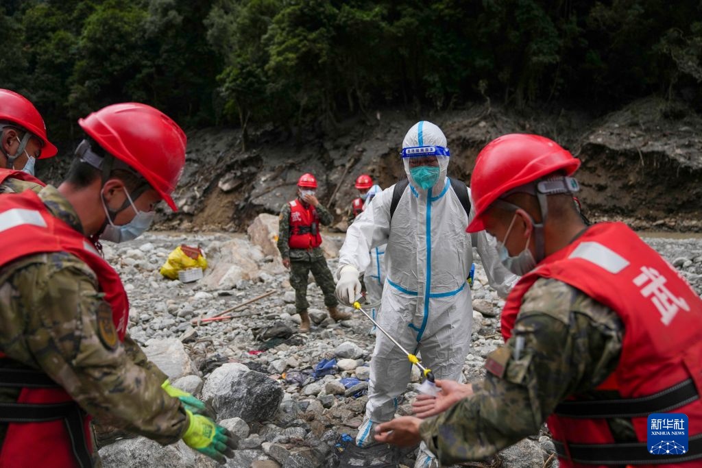 吉隆泥石流灾害:防疫消杀在一线 吉隆泥石流灾害:防疫消杀在一线