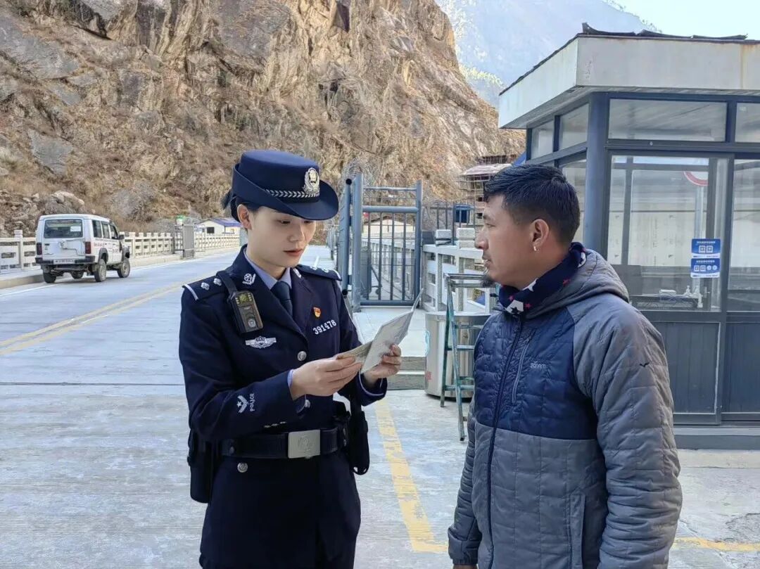 “希望有奇迹出现,我们都很想你”——重庆90后失联女警文燕,全网都在等你回来! “希望有奇迹出现,我们都很想你”——重庆90后失联女警文燕,全网都在等你回来!