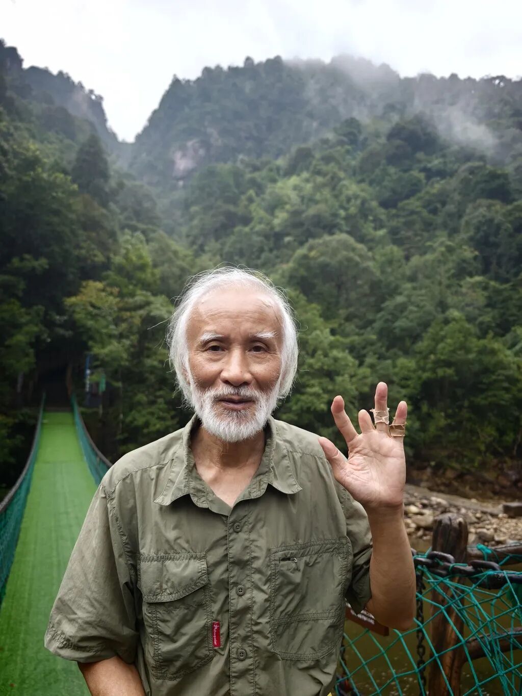 两孩子玩坏珍贵蛇样本,家长拒不承认,捐赠者回应:不怪小孩,是大人的问题 两孩子玩坏珍贵蛇样本,家长拒不承认,捐赠者回应:不怪小孩,是大人的问题