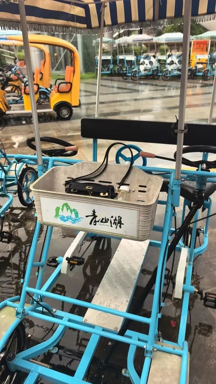 27万元名牌包遗落景区,杭州警方半小时寻回!辅警寻回后惊呼:这包太低调了,差点错过 27万元名牌包遗落景区,杭州警方半小时寻回!辅警寻回后惊呼:这包太低调了,差点错过