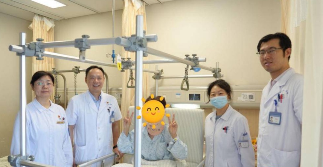 暑假带娃漂流,一个落差让68岁阿姨双手几乎“瘫了” 暑假带娃漂流,一个落差让68岁阿姨双手几乎“瘫了”