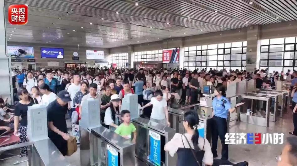 撬动文旅消费!暑运客流里藏着出行体验新花样 撬动文旅消费!暑运客流里藏着出行体验新花样
