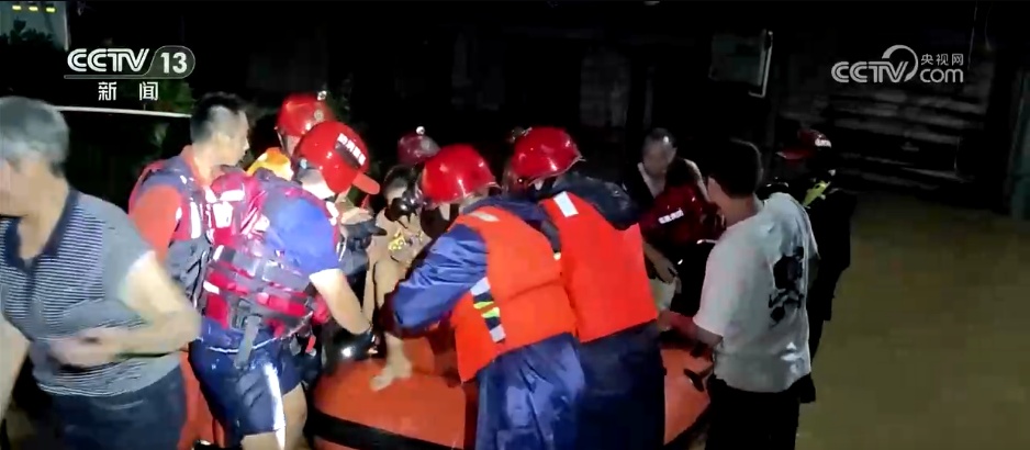 华南华东等地迎持续强降雨 各地各部门以“迅”应“汛”做好保通保畅工作