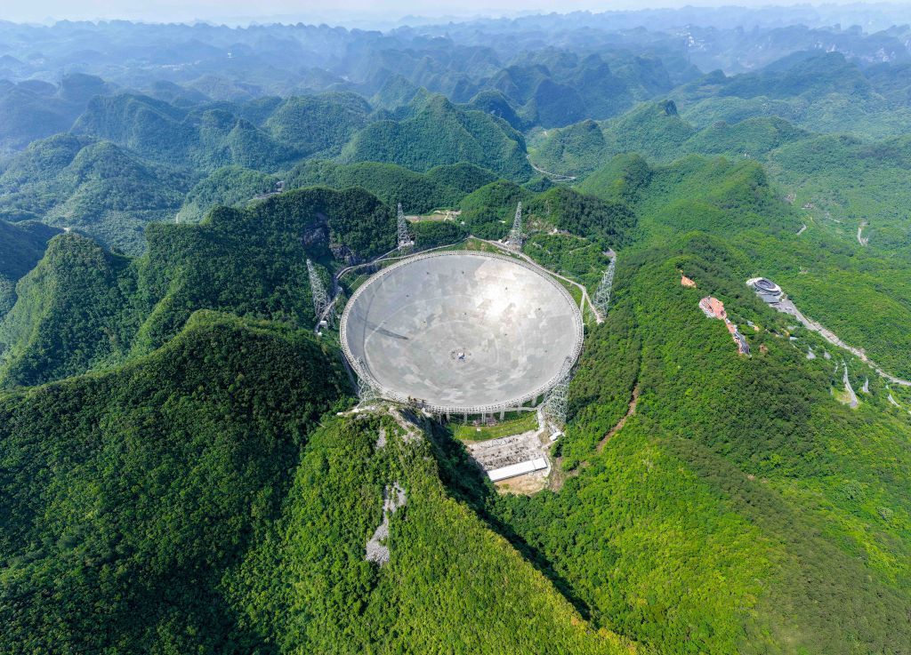 十载望星河 中国天眼重绘宇宙演化图景