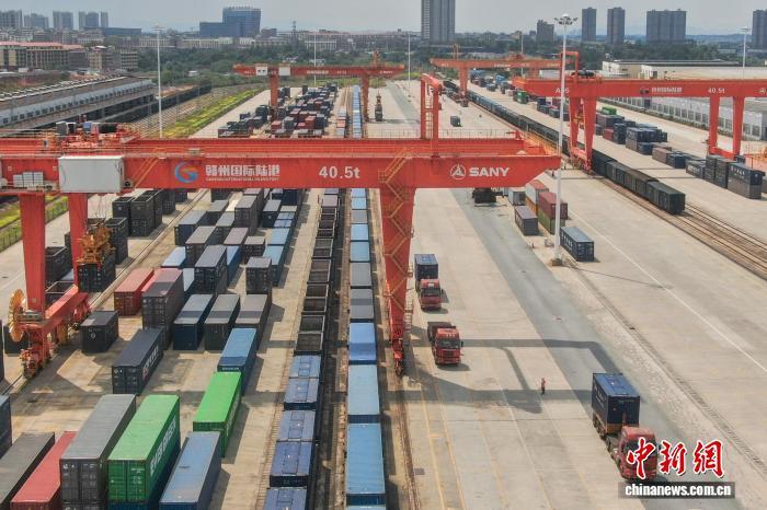 赣江观澜:京九铁路通车三十年 贯通江西兴全域 赣江观澜:京九铁路通车三十年 贯通江西兴全域