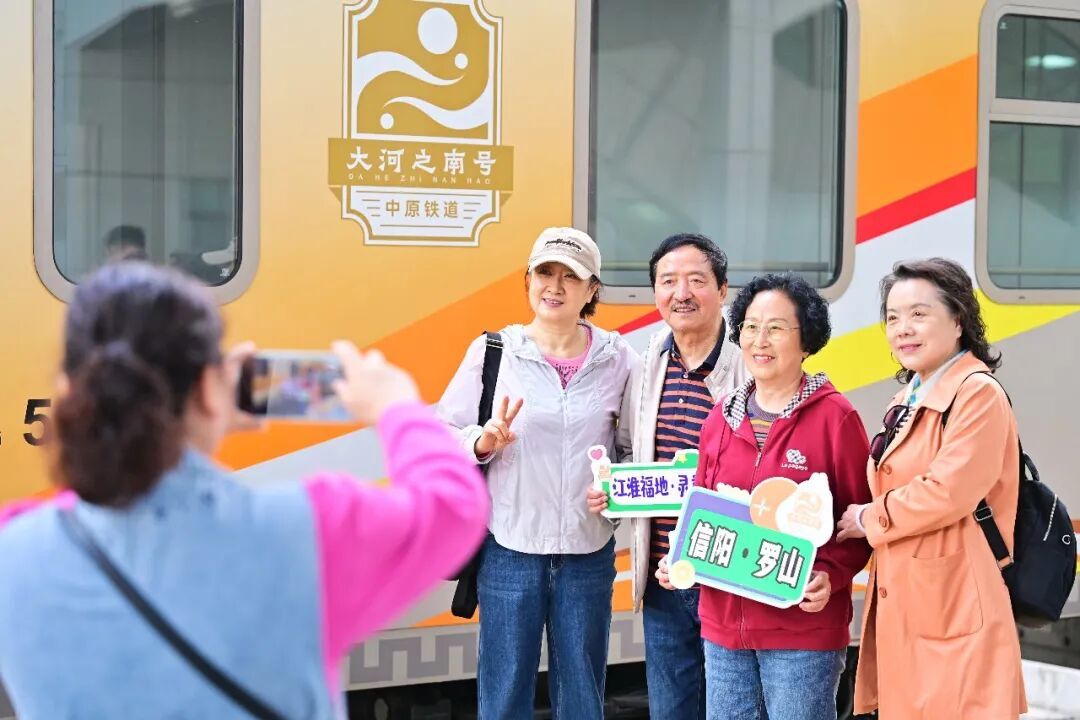 全列软卧包厢,独立卫浴!这趟列车开往海滨草原 全列软卧包厢,独立卫浴!这趟列车开往海滨草原