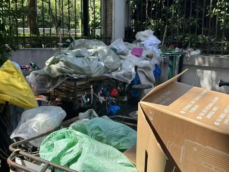 上海一对夫妻让小区居民不堪其扰!“十余年了,这种苦日子看不到尽头” 上海一对夫妻让小区居民不堪其扰!“十余年了,这种苦日子看不到尽头”