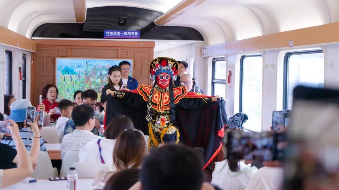 全列软卧包厢,独立卫浴!这趟列车开往海滨草原 全列软卧包厢,独立卫浴!这趟列车开往海滨草原