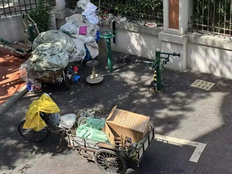 上海一对夫妻让小区居民不堪其扰!“十余年了,这种苦日子看不到尽头” 上海一对夫妻让小区居民不堪其扰!“十余年了,这种苦日子看不到尽头”