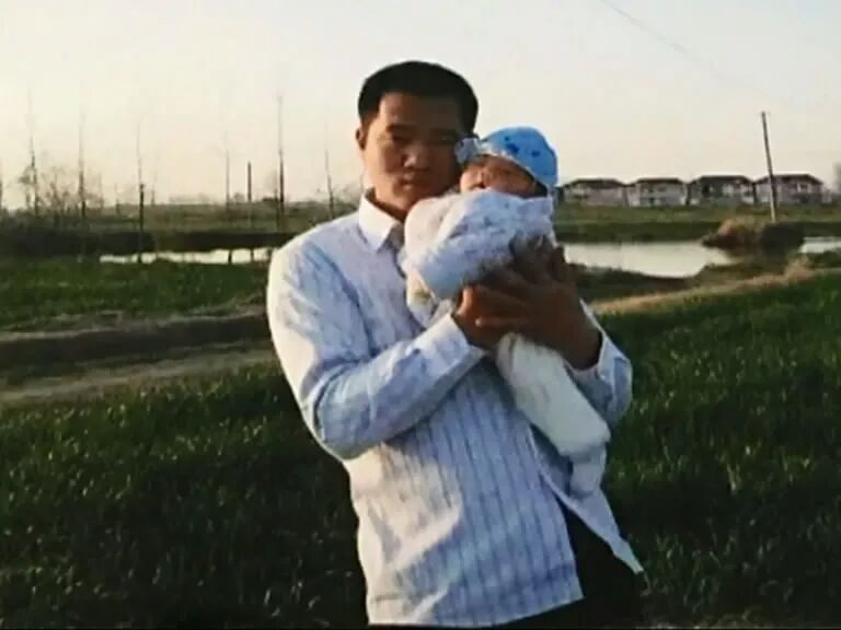 “爸爸牺牲10年,妈妈瞒了10年”后续来了!“爸爸,我考上军校了,一定传续您保家卫国的理想!” “爸爸牺牲10年,妈妈瞒了10年”后续来了!“爸爸,我考上军校了,一定传续您保家卫国的理想!”
