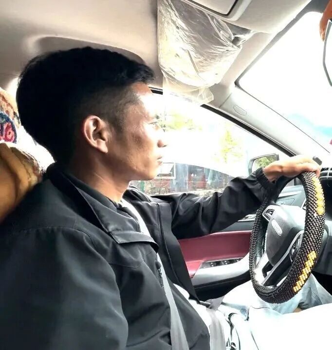 亲人在吉隆泥石流灾害中失联!村支书边巴:我也想哭,但是哭没有用 亲人在吉隆泥石流灾害中失联!村支书边巴:我也想哭,但是哭没有用