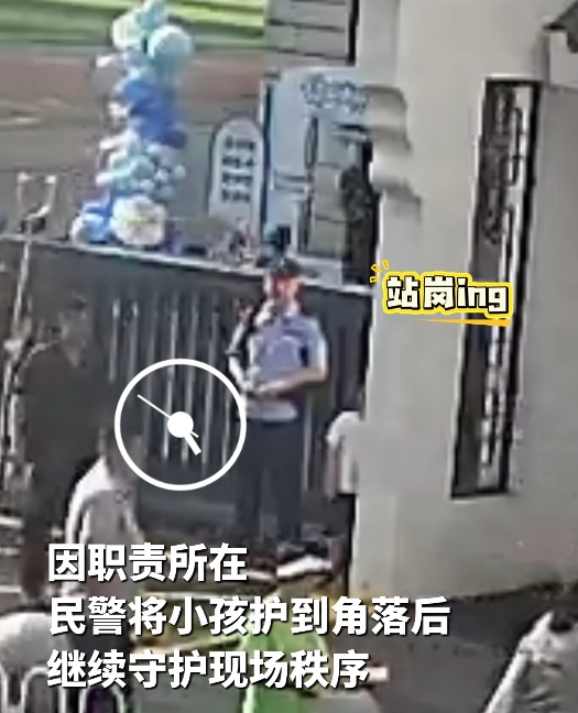 新警和新生当“同事”的5分钟里,谁也不敢动网友:憋笑看完 新警和新生当“同事”的5分钟里,谁也不敢动网友:憋笑看完