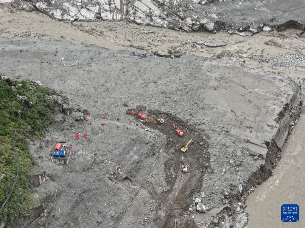 西藏吉隆口岸核心区域救援通道已基本打通 西藏吉隆口岸核心区域救援通道已基本打通