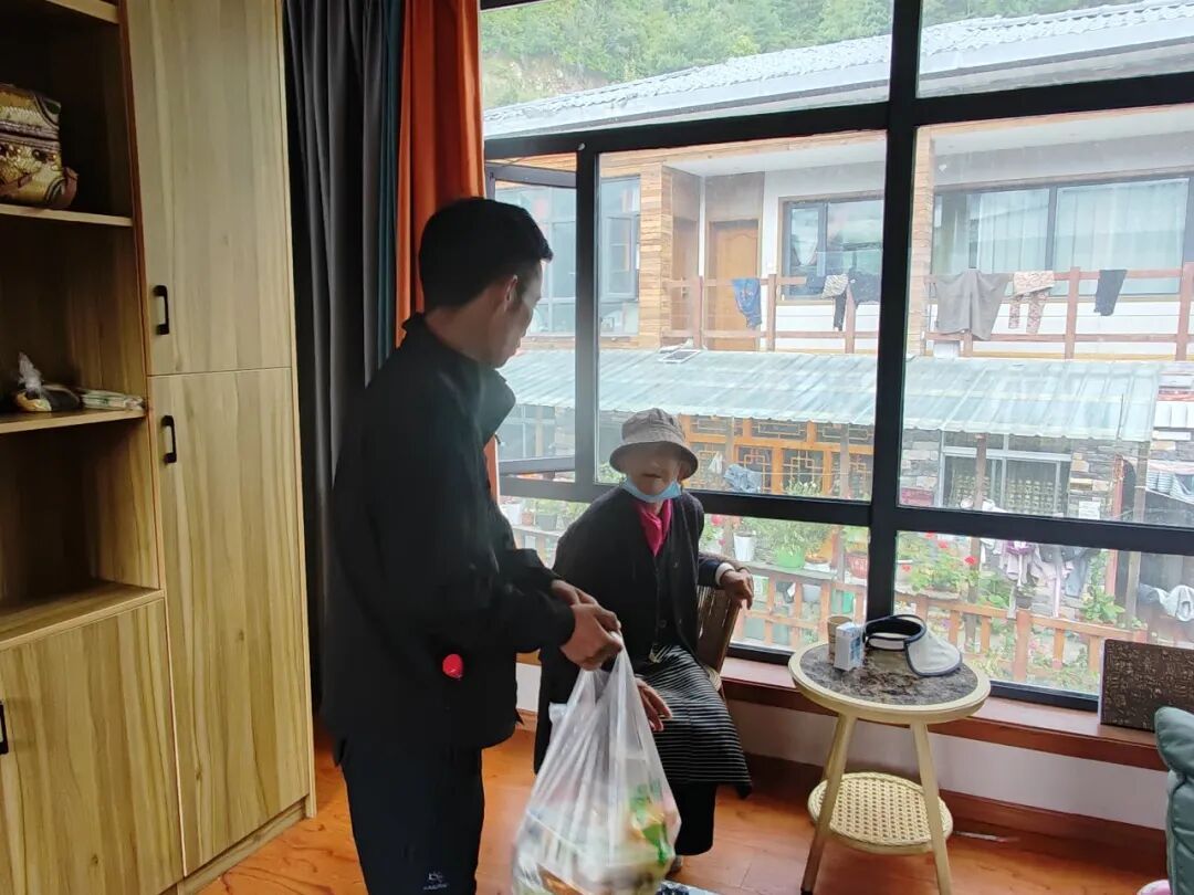 亲人在吉隆泥石流灾害中失联!村支书边巴:我也想哭,但是哭没有用 亲人在吉隆泥石流灾害中失联!村支书边巴:我也想哭,但是哭没有用