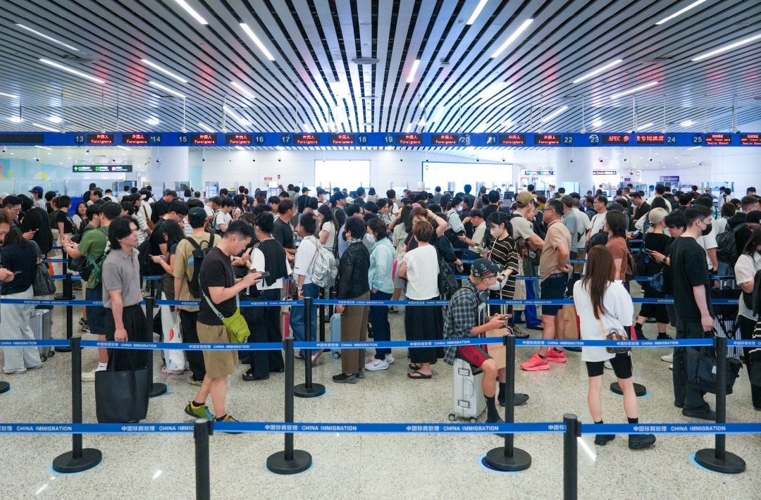 广州白云机场今年入出境外国人超500万人次,创口岸同期历史最快纪录 广州白云机场今年入出境外国人超500万人次,创口岸同期历史最快纪录