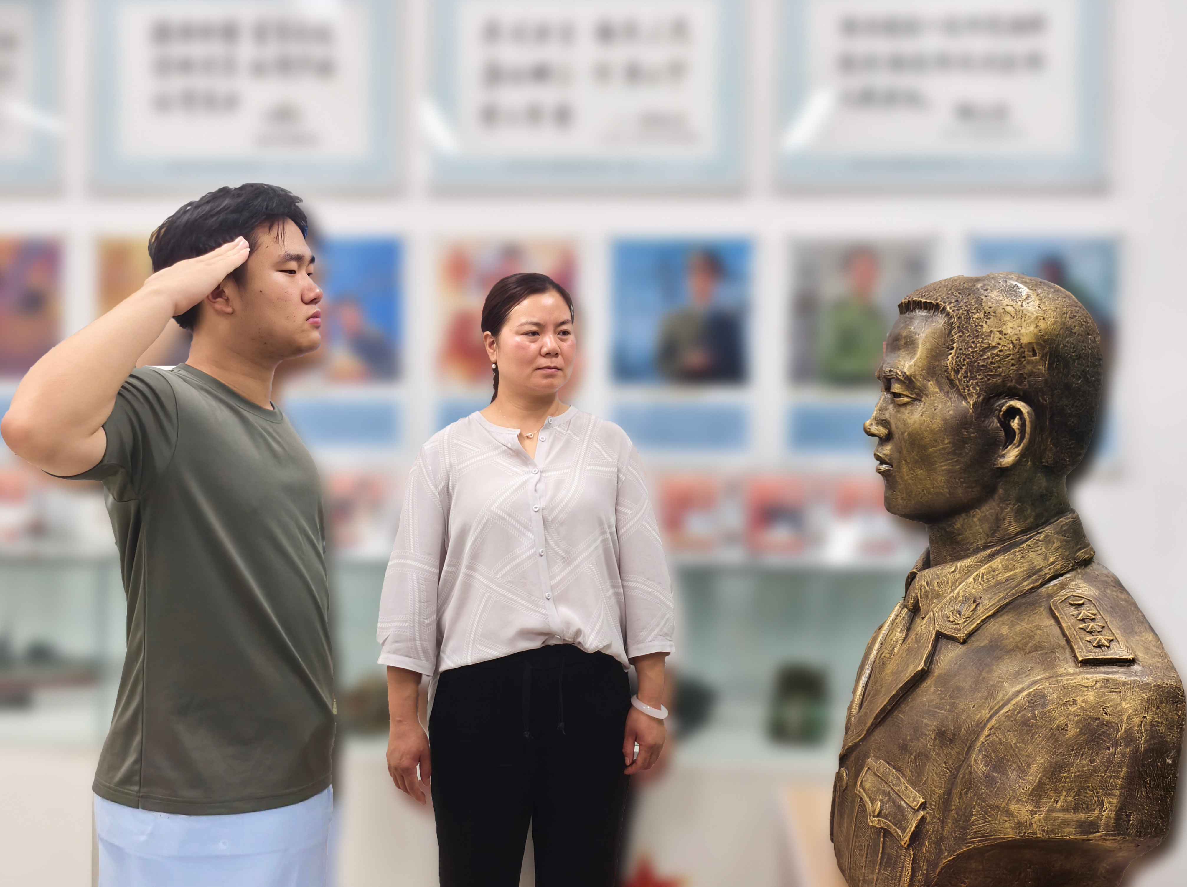 “爸爸牺牲10年,妈妈瞒了10年”后续来了!“爸爸,我考上军校了,一定传续您保家卫国的理想!” “爸爸牺牲10年,妈妈瞒了10年”后续来了!“爸爸,我考上军校了,一定传续您保家卫国的理想!”