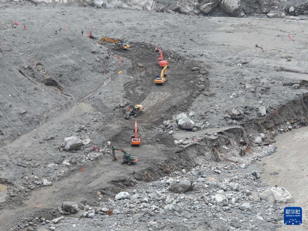 西藏吉隆口岸核心区域救援通道已基本打通 西藏吉隆口岸核心区域救援通道已基本打通