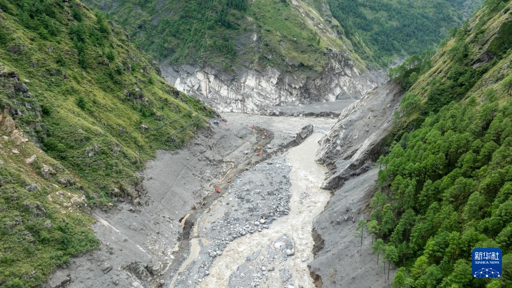 西藏吉隆口岸核心区域救援通道已基本打通 西藏吉隆口岸核心区域救援通道已基本打通