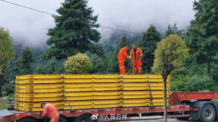 紧急调拨道路保通加固装备驰援吉隆 紧急调拨道路保通加固装备驰援吉隆
