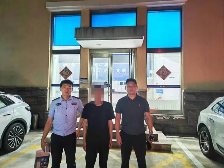 济南一惯偷专盯买菜老人扒窃，已被警方刑拘