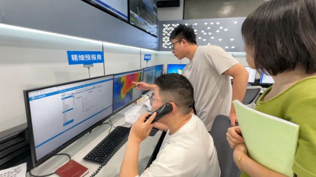安全转移群众13734人!精密监测、靶向“叫应”,福建宁德全力应对强降雨 安全转移群众13734人!精密监测、靶向“叫应”,福建宁德全力应对强降雨