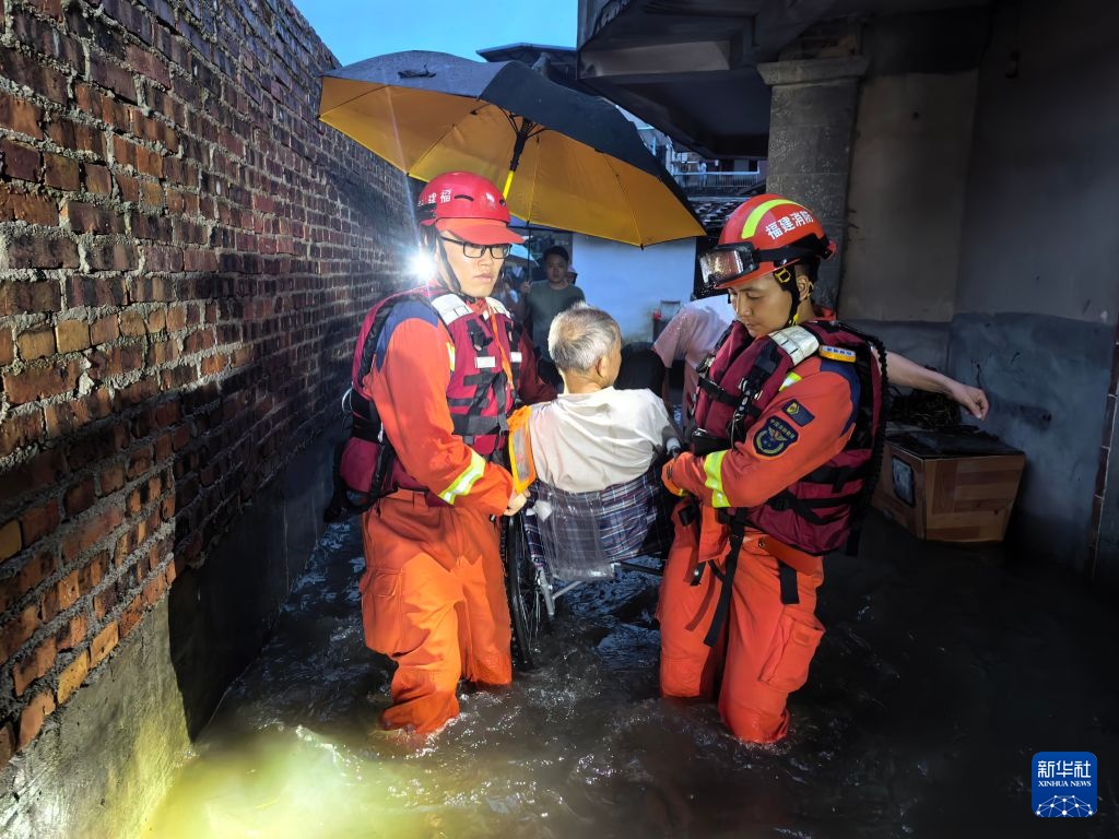 受台风“沙德尔”等因素影响 强降雨袭击福建多地 受台风“沙德尔”等因素影响 强降雨袭击福建多地