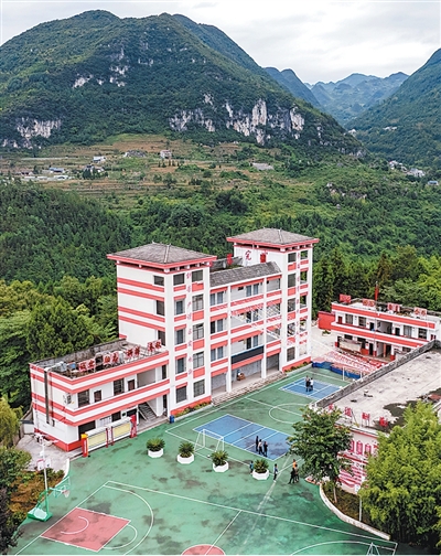 上学路,“修”到了云端 上学路,“修”到了云端