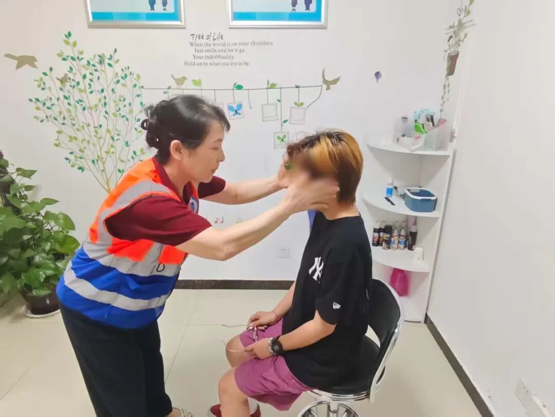 解锁“高颜值”身份证照!网友:一定要夸夸这家派出所 解锁“高颜值”身份证照!网友:一定要夸夸这家派出所