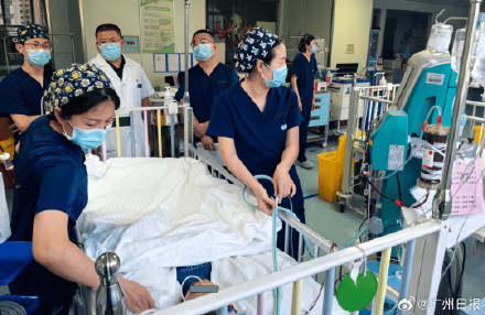 2岁男童误服百草枯抢救4天4夜生还 2岁男童误服百草枯抢救4天4夜生还