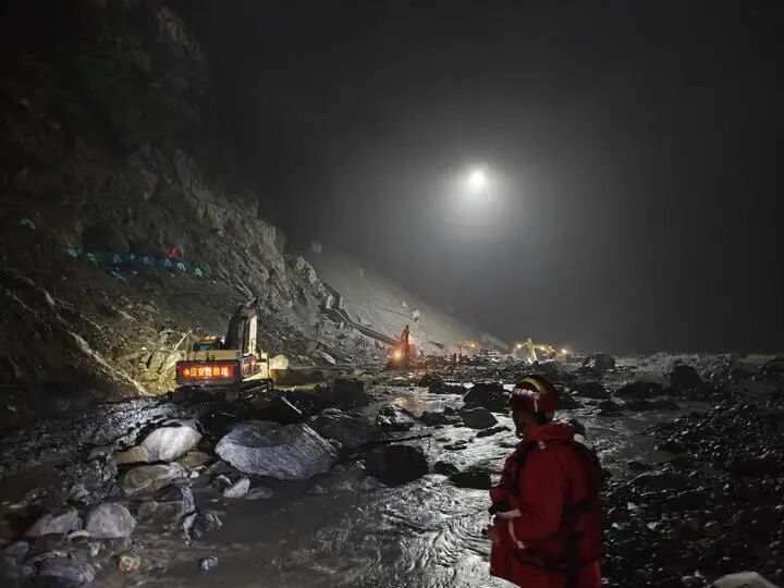 吉隆3公里国道7昼夜才抢通、最难处两小时推进不到5米,难在哪儿? 吉隆3公里国道7昼夜才抢通、最难处两小时推进不到5米,难在哪儿?