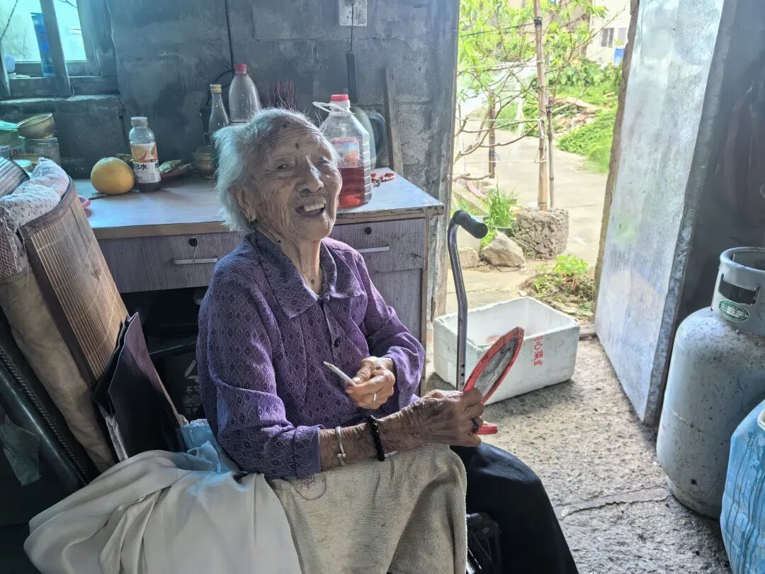 浙江104岁阿婆每天睡觉18个小时!78岁儿媳:她一年要喝15斤杨梅酒 浙江104岁阿婆每天睡觉18个小时!78岁儿媳:她一年要喝15斤杨梅酒