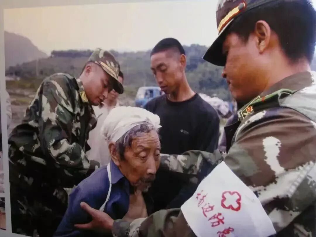 他用中医的“望闻问切”查获毒品2452克! 他用中医的“望闻问切”查获毒品2452克!